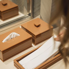 PORTA LENÇO DORIA - MOCHA MOUSSE - comprar online