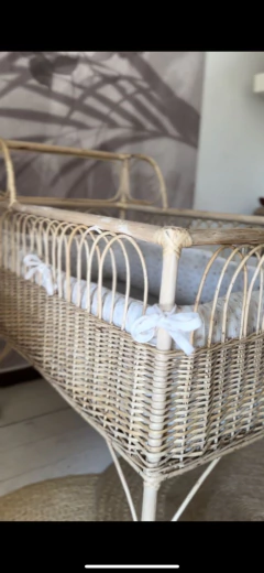 Cuna con colchón y chichonera en internet