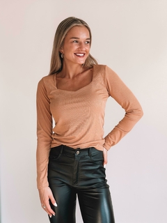 REMERA ABRIL en internet