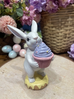 Coelho Resina cupcake 17cm - comprar online