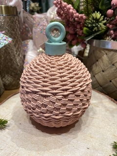 Bola de Natal Rosa resina 18cm na internet