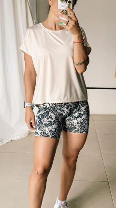 Imagen de Remera Essential