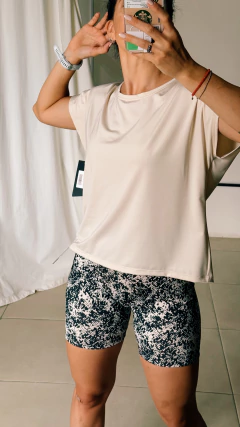 Remera Essential - tienda online