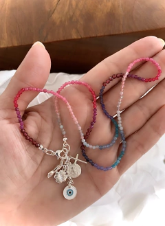 Gargantilha AMULET Mix Pedras Naturais e Cristais c/ Pingente Patuá - Banhada à Prata / Banhada à Ouro ≋⎈