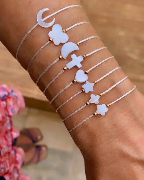 Pulseira Macramê Pingente Madrepérola - Banhada à Ouro / Banhada à Prata ✿