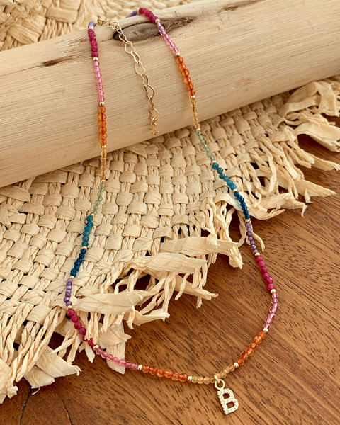 Choker KIRAZ Pedras Naturais e Cristais c/ Inicial (Letra) c/ Zircônias - Banhada à Ouro ☆ - comprar online