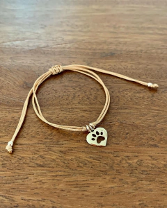 Pulseira Macramê Patinha Pet - Banhada à Ouro / Prata 925 - comprar online