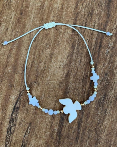 Pulseira PRAY Macramê Espírito Santo Madrepérola- Banhada à Ouro / Banhada à Prata ✿ - comprar online