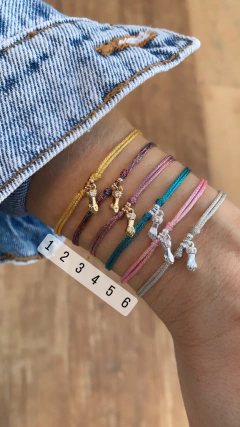 Pulseira Macramê Fio Metalizado Mini Figa c/ Zircônia - Banhada à Ouro/ Prata 925 ✿ - comprar online