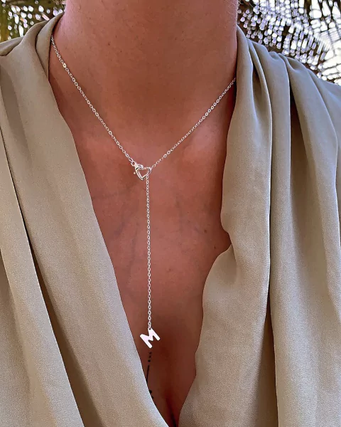 Gargantilha Gravatinha c/ Inicial (TEMOS TODAS AS LETRAS DO ALFABETO) na internet