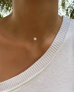 Choker Nylon Mini Trevo Madrepérola - Banhada à Ouro/ Banhada à Prata