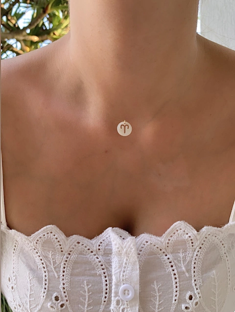 Choker Fio de Nylon c/ Pingente Signo em Madrepérola - Banhada à Ouro / Banhada à Prata ☾☆