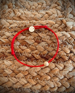 Pulseira Fio Cetim c/ Pingente Bola Picotada - Banhada à Ouro na internet