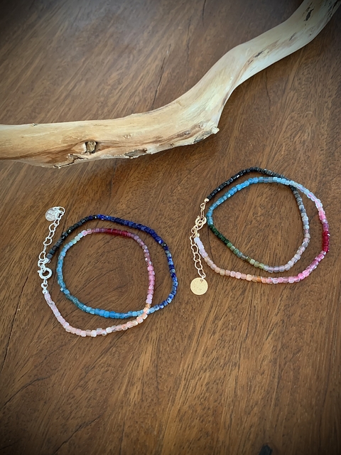 Pulseira 2 Voltas Mini Quadradinhos Mix Pedras Naturais - Banhada à Ouro / Banhada à Prata ≋⎈