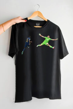 Remera Dibu tapando (Nevada,Negra o Blanca) - comprar online