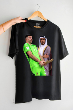 Remera Dibu y La Mano (Nevada,Negra o Blanca) - comprar online