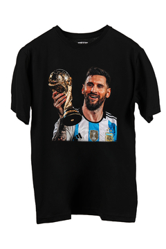Remera Messi y La Copa del Mundo (Nevada o Negra) - comprar online