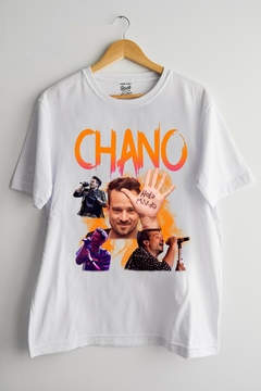 Remera Chano - Tan bionica - Hola mi vida (Nevada, Negra o Blanca) en internet