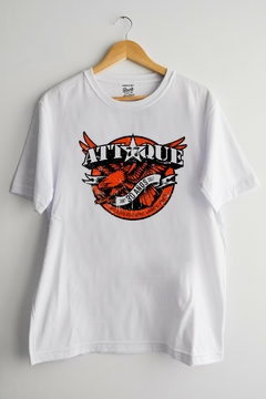 Remera Ataque 77 - Aguila 30 años (Nevada, Negra o Blanca) en internet