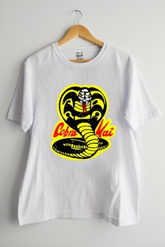 Remera Cobra Kai (Nevada, Negra o Blanca) en internet