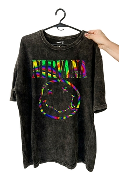 Remera Nirvana Smile Colors (Nevada, Negra o Blanca)