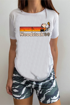 Remera Woodstock '69 (Mujer) en internet