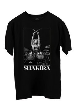 Remera Shakira ''2'' (Nevada o Negra) en internet