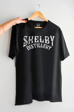 Remera Shelby Distillery - Peaky Blinders (Nevada, Negra o Blanca) - comprar online