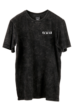 Remera Tool (FRENTE y ESPALDA) (Nevada o Negra) en internet