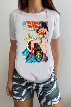 Remera Wonder Woman Comics (Mujer) en internet