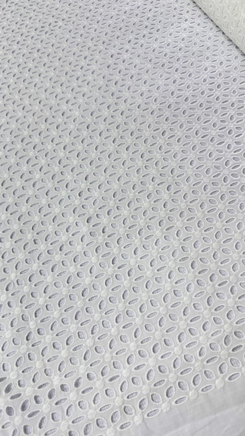 Tecido Laise Bordada Branca - - comprar online