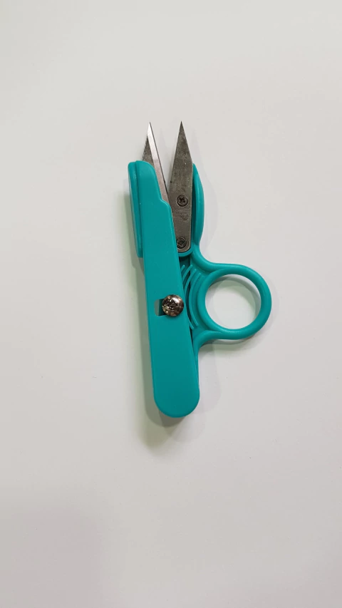 Corta hilacha con mango