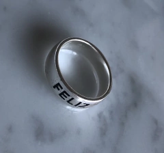 Anillo feliz en internet