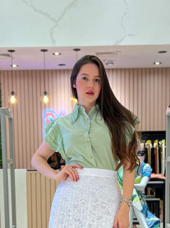 BLUSA LINHO C/ RENDA ANGÉLICA