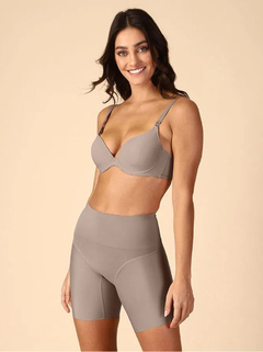 Bermuda modeladora da linha Shapewear Invisible Control