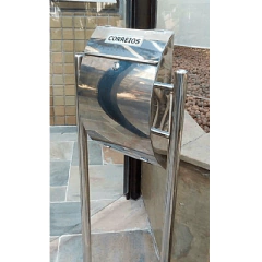 CAIXA DE CORREIO INOX ARQUEADA COM PEDESTAL na internet