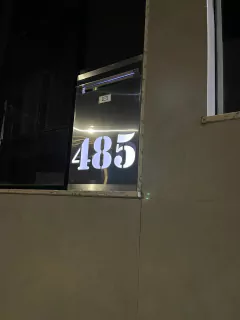 CAIXA DE CORREIO INOX PERSONALIZADA COM LED E NUMERAÇÃO EM CORTE A LASER na internet