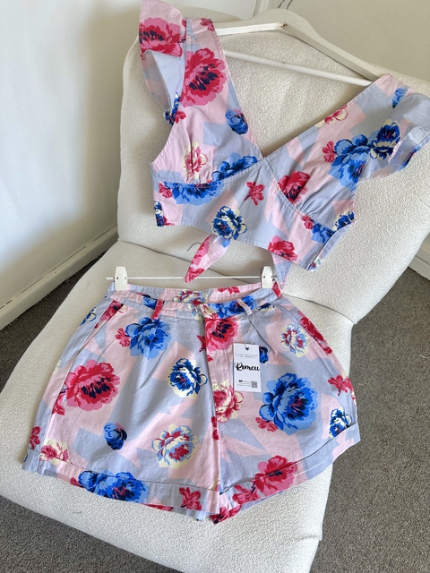 Conjunto Flores