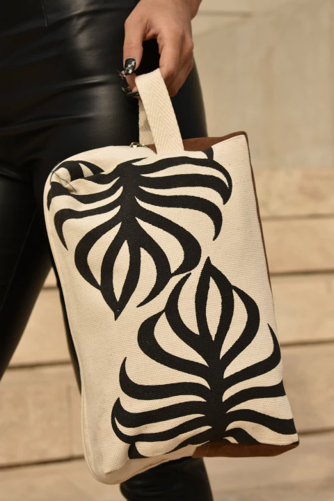 NECESAIRE HOJA GRANDE NEGRO - comprar online