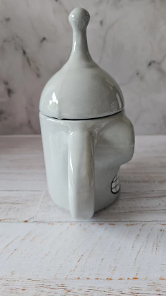 Taza Bender con tapa en internet