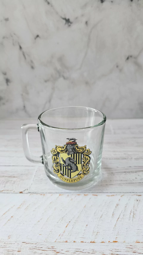 Taza vidrio Hufflepuff -Oficial