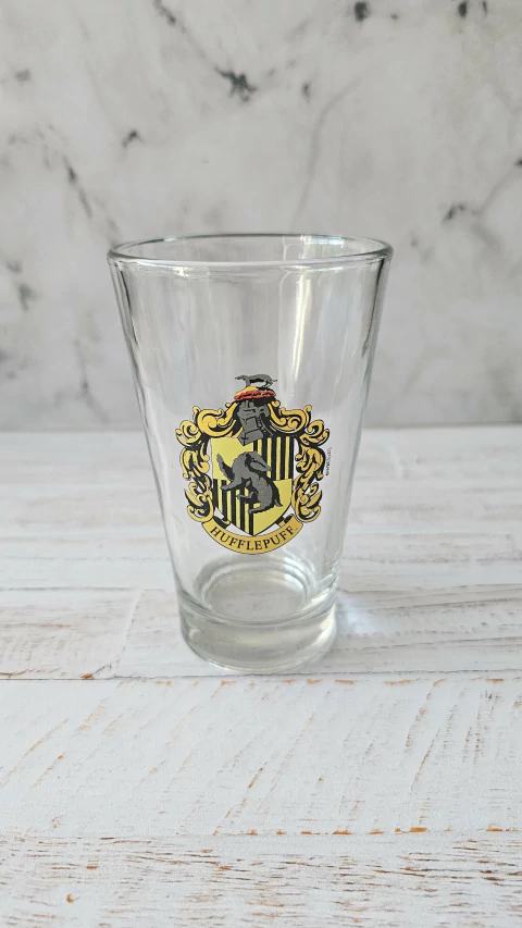 Vaso cónico escudo Hufflepuff -Oficial