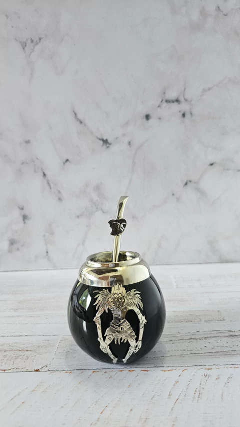 Mate Riuk. Death Note. Cerámica y alpaca. Con bombilla