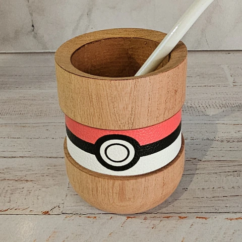 Mate Madera Pokebola