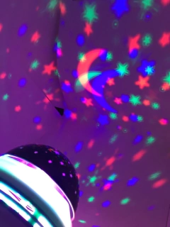 Lampara Led Giratoria Bolichera / Estrellas - Cosas Asombrosas