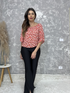Blusa Laranja Floral na internet