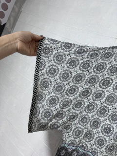 Blusa Estampada Anany Woman na internet