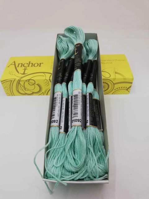 Hilo Mouline Anchor CAJA Cerrada x 12 unidades del mismo color