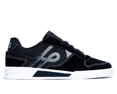 TENIS OUS GOMES PRETO BRANCO ESSENCIAL