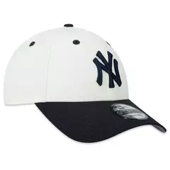 BONÉ NEW ERA 940CS Q324 VSR SCRPT 2TN NEYYAN CH OFF WHITE MBI25BON096 -  Hipster Store - Street Wear e Sneakers 